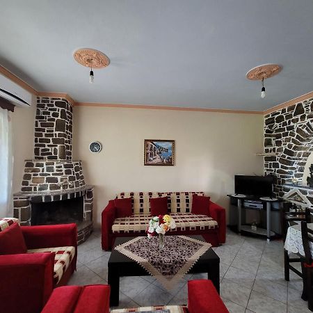 Petrefi Apartments Ksamil Exterior photo