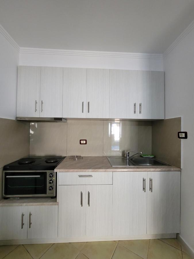 Petrefi Apartments Ksamil Exterior photo