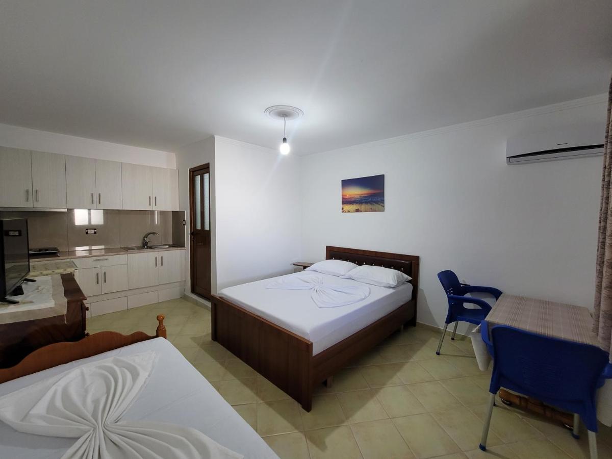 Petrefi Apartments Ksamil Exterior photo