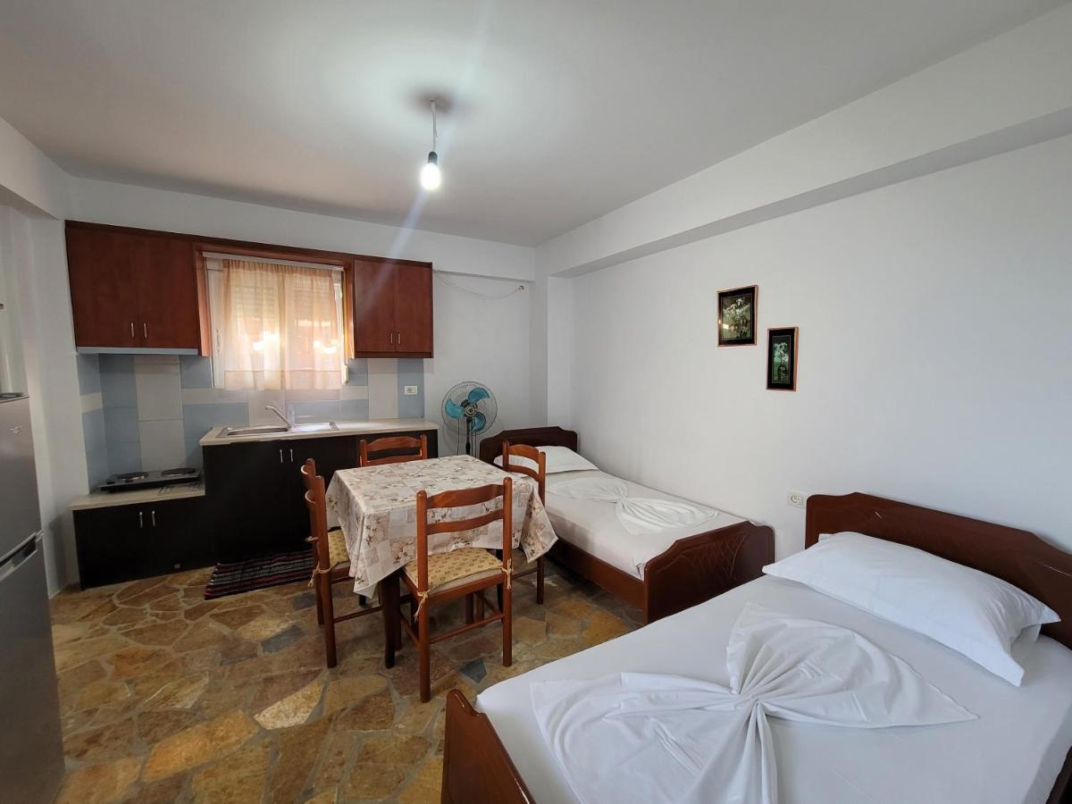 Petrefi Apartments Ksamil Exterior photo