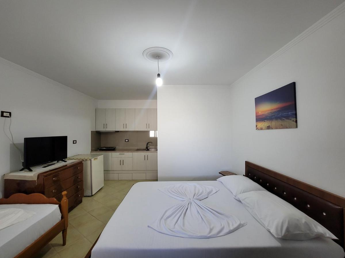 Petrefi Apartments Ksamil Exterior photo