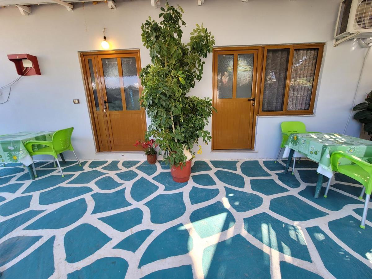 Petrefi Apartments Ksamil Exterior photo