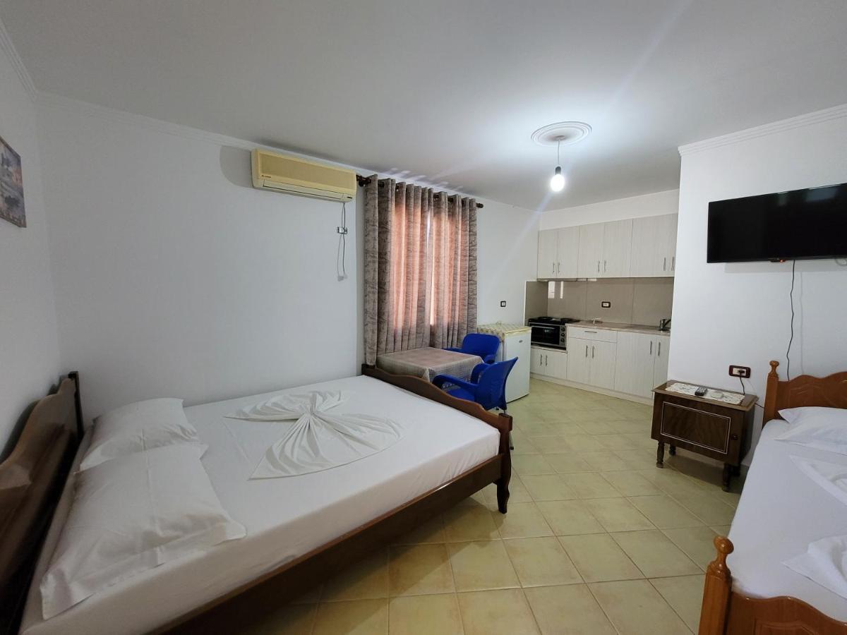 Petrefi Apartments Ksamil Exterior photo