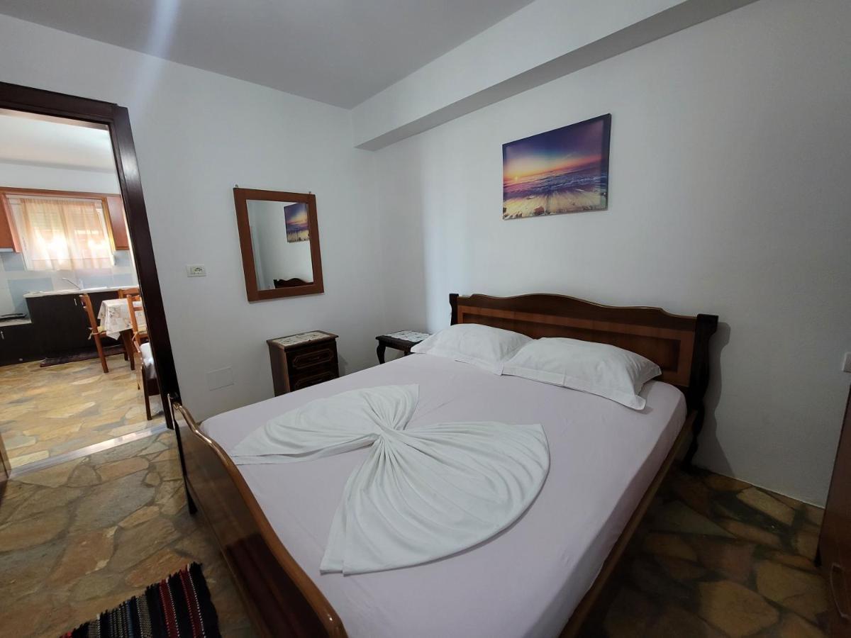 Petrefi Apartments Ksamil Exterior photo
