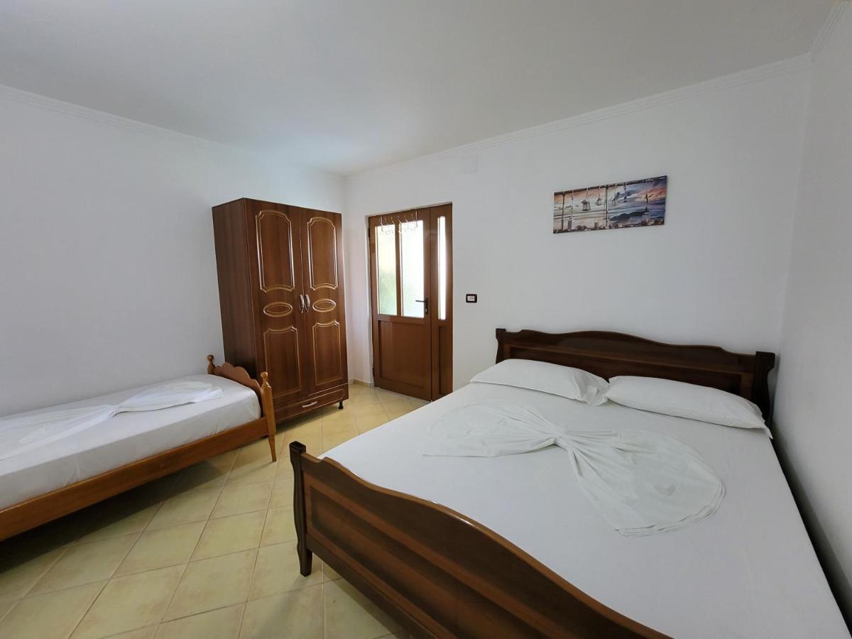 Petrefi Apartments Ksamil Exterior photo