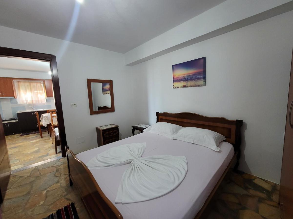 Petrefi Apartments Ksamil Exterior photo