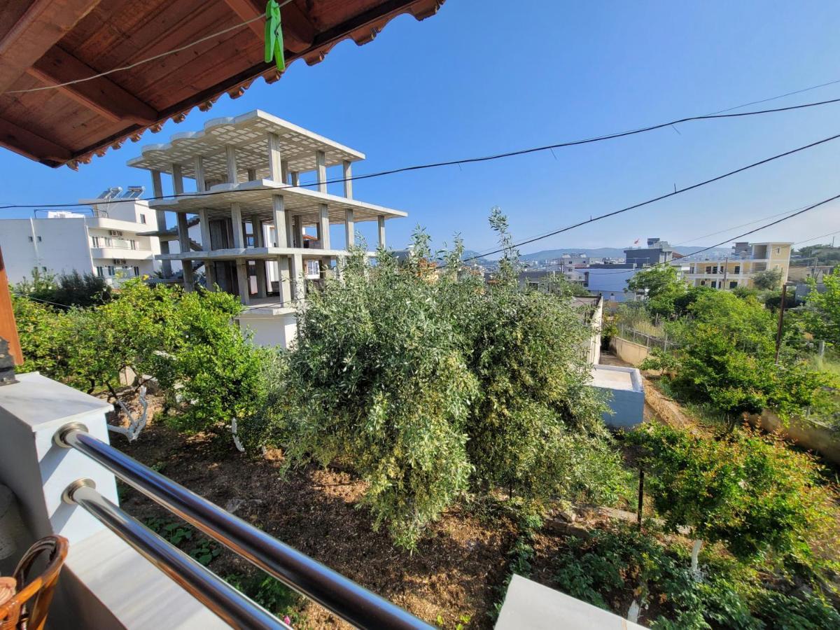 Petrefi Apartments Ksamil Exterior photo