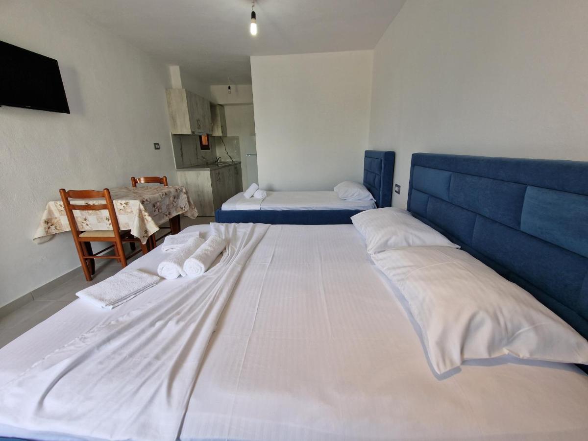 Petrefi Apartments Ksamil Exterior photo