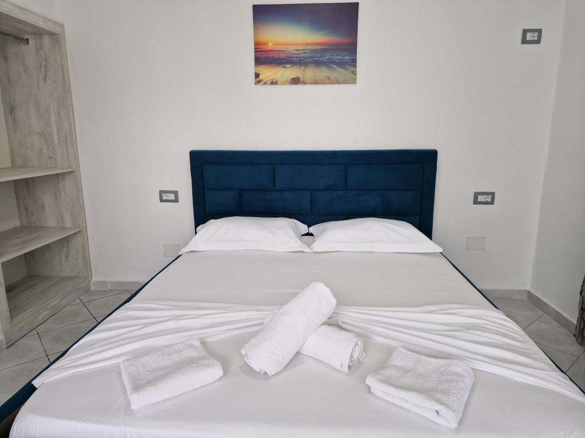 Petrefi Apartments Ksamil Exterior photo